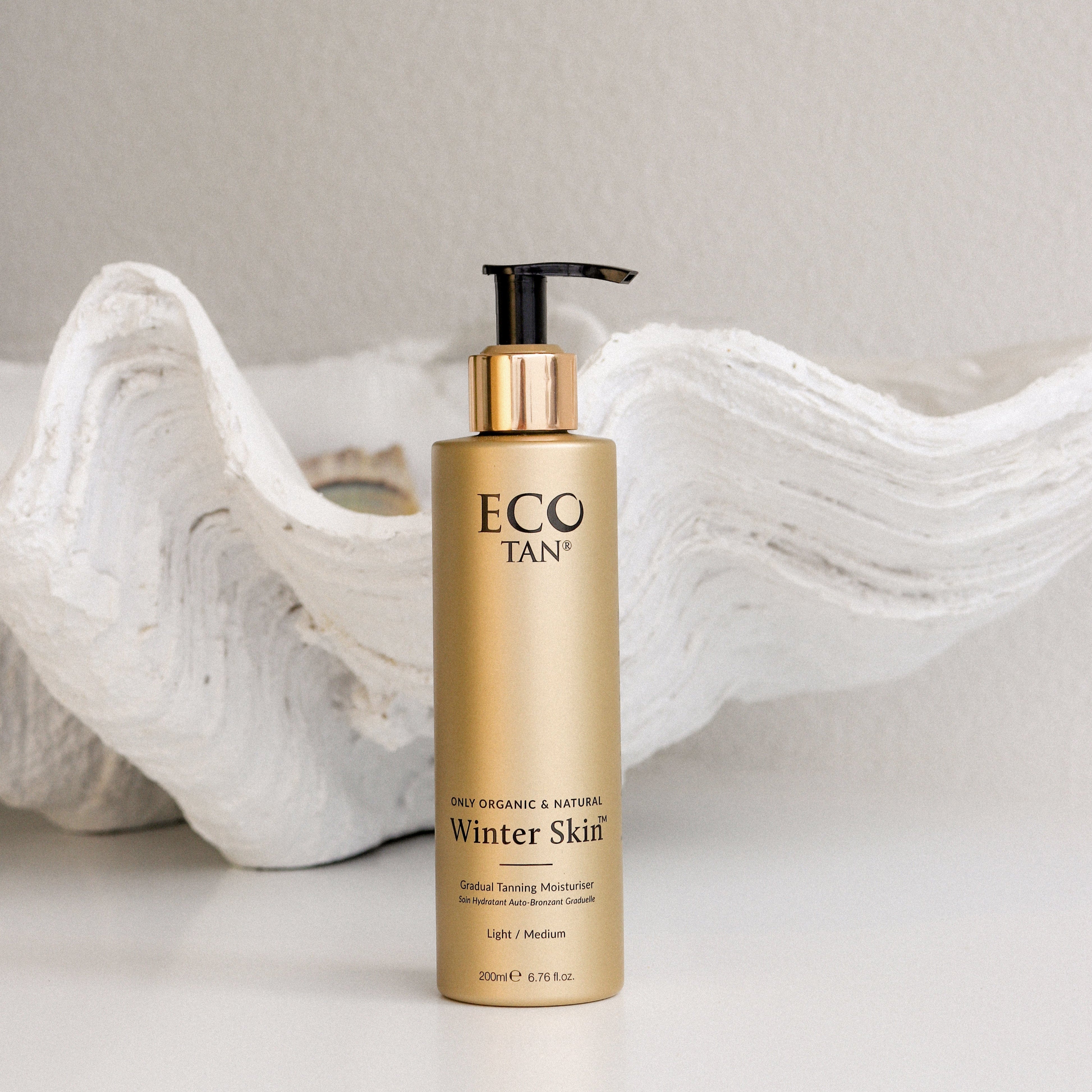 Eco Tan Winter Skin gradual tanning lotion white shell background